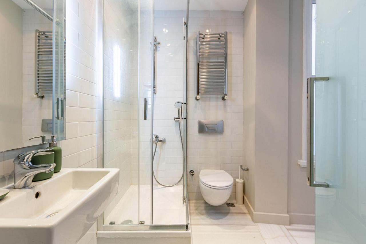 شقة Mesmerizing Flat With Bosphorus View In Beyoglu اسطنبول المظهر الخارجي الصورة
