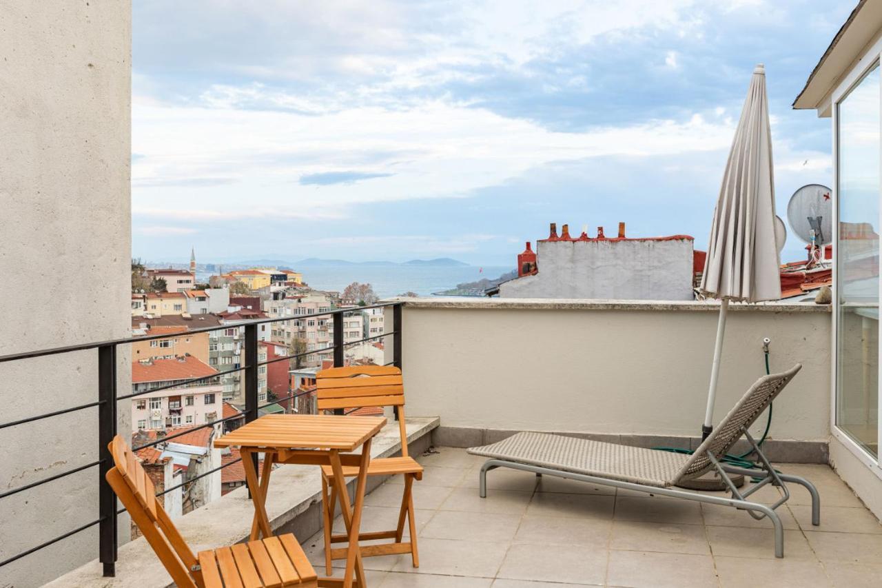 شقة Mesmerizing Flat With Bosphorus View In Beyoglu اسطنبول المظهر الخارجي الصورة