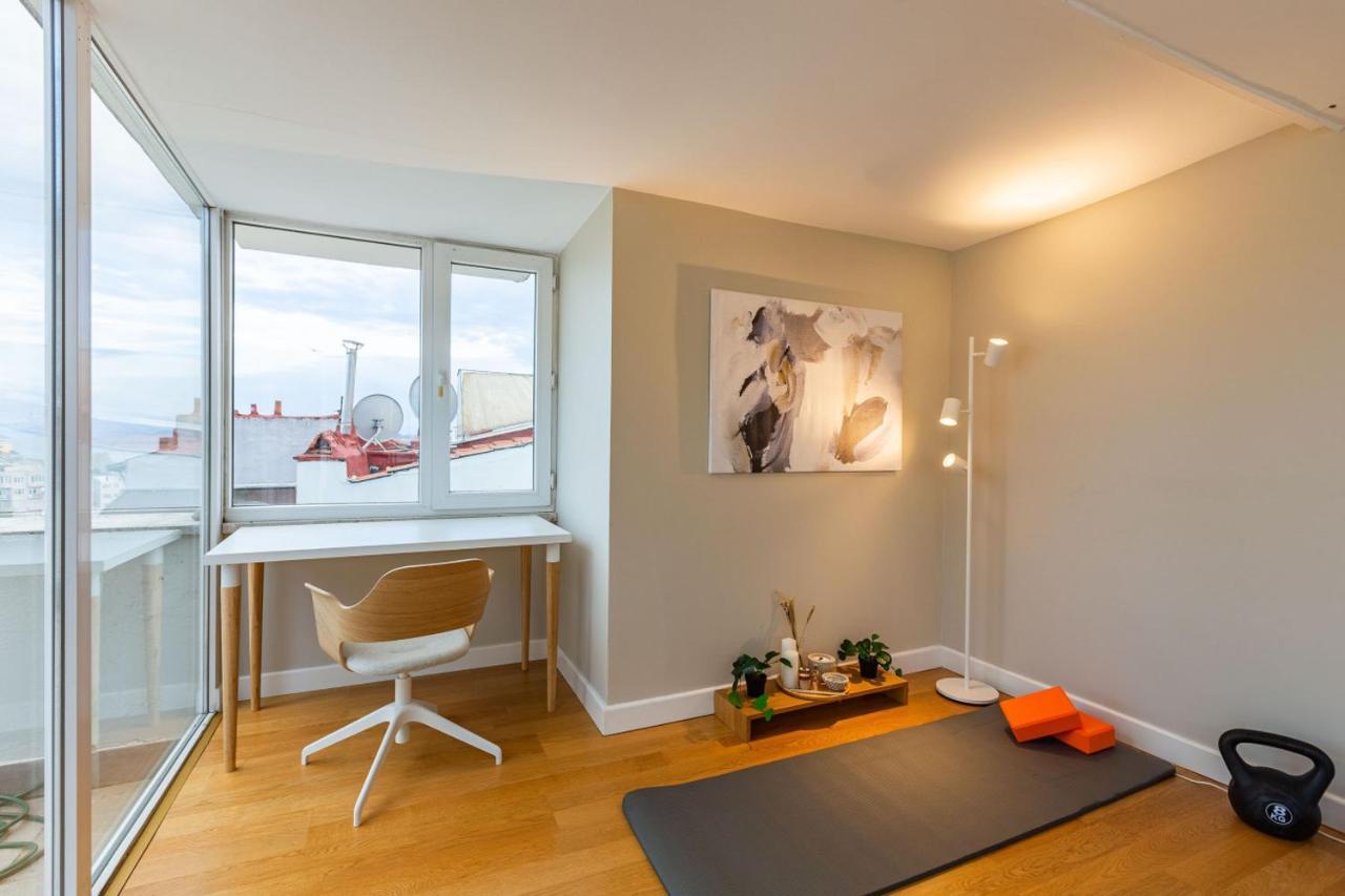 شقة Mesmerizing Flat With Bosphorus View In Beyoglu اسطنبول المظهر الخارجي الصورة