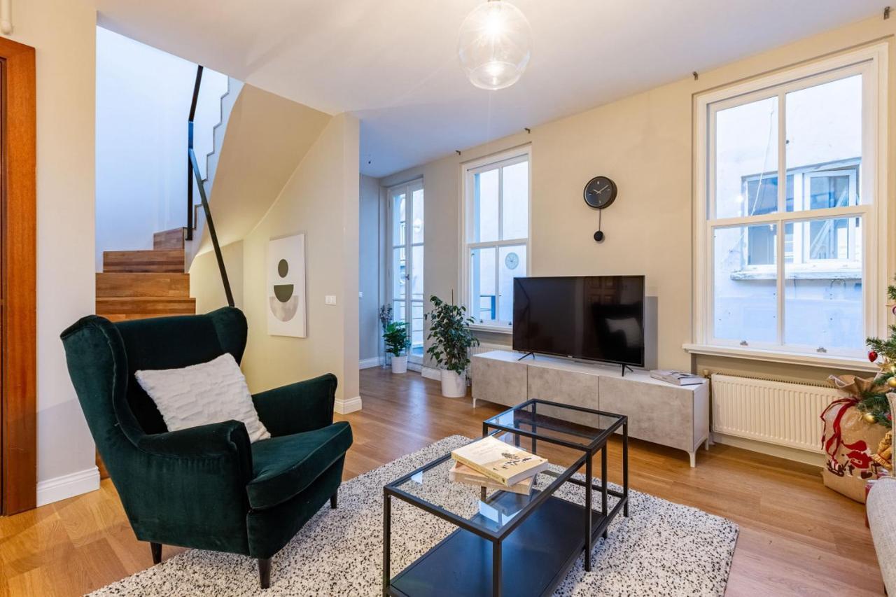 شقة Mesmerizing Flat With Bosphorus View In Beyoglu اسطنبول المظهر الخارجي الصورة